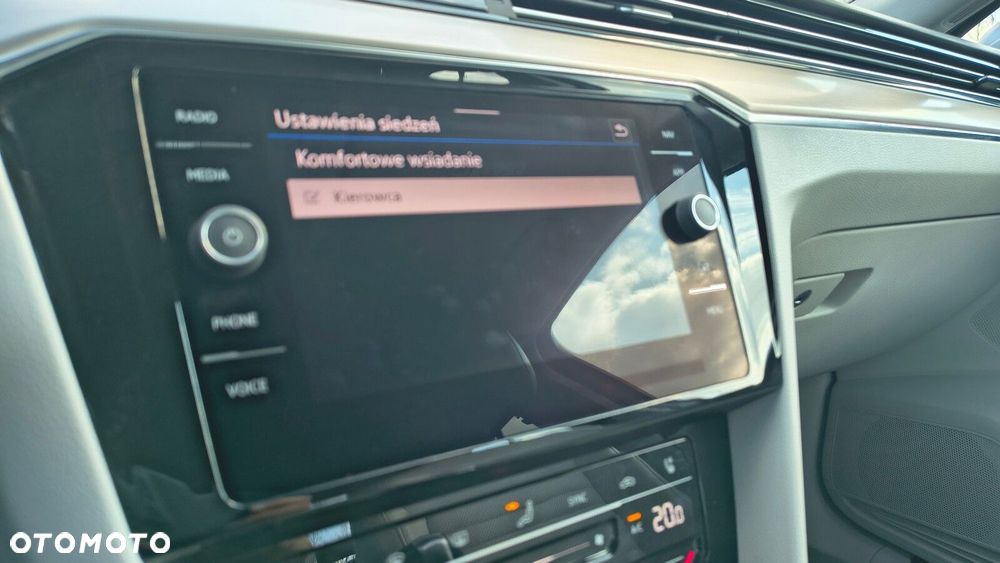 Volkswagen Passat - 32