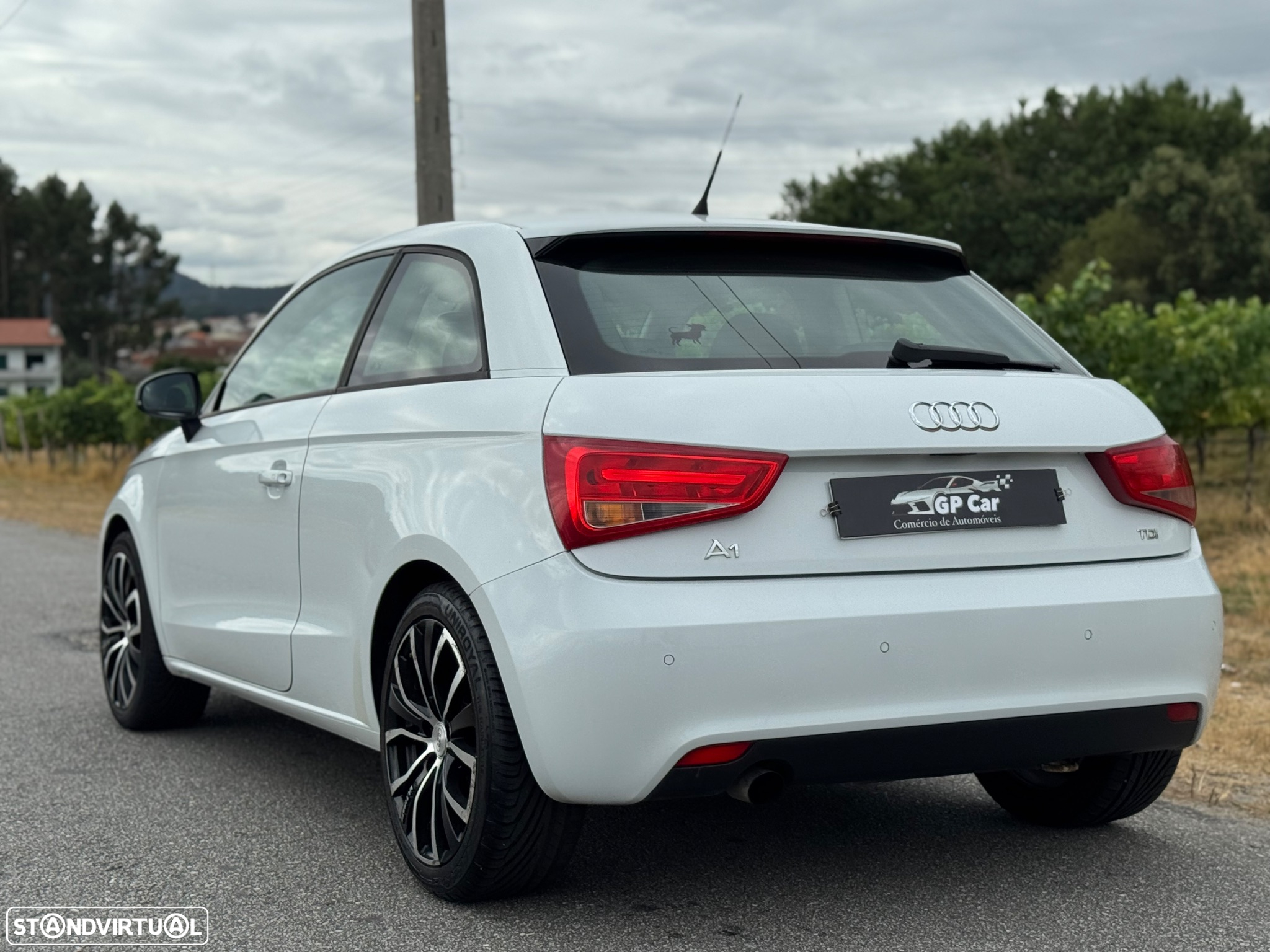 Audi A1 1.6 TDI Admired S-Tronic - 9