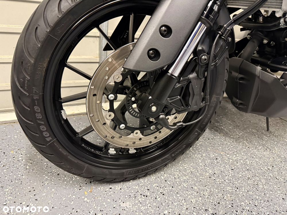 Yamaha MT - 17