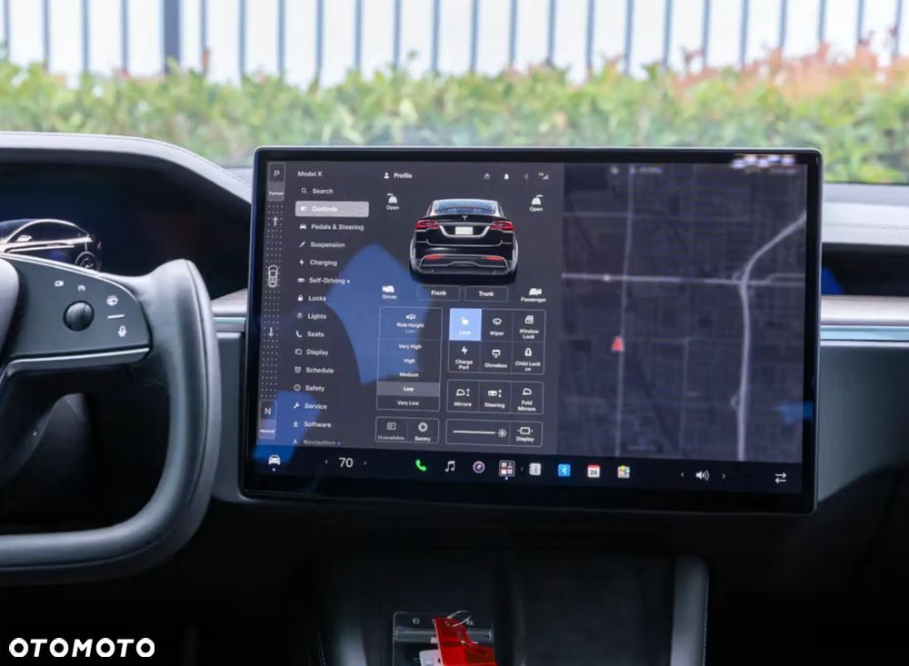Tesla Model X - 21