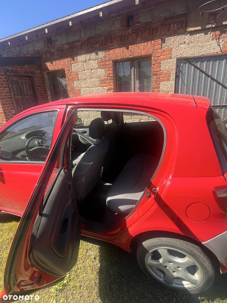 Toyota Yaris - 5