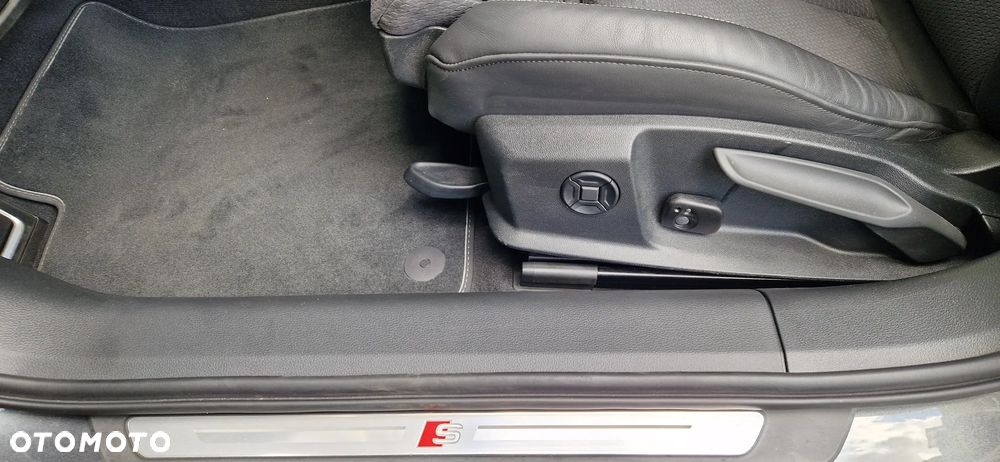 Audi A6 Avant 40 TDI S tronic - 18