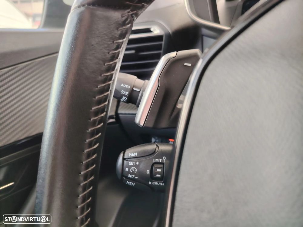 Peugeot 2008 PureTech 130 EAT8 Allure - 8