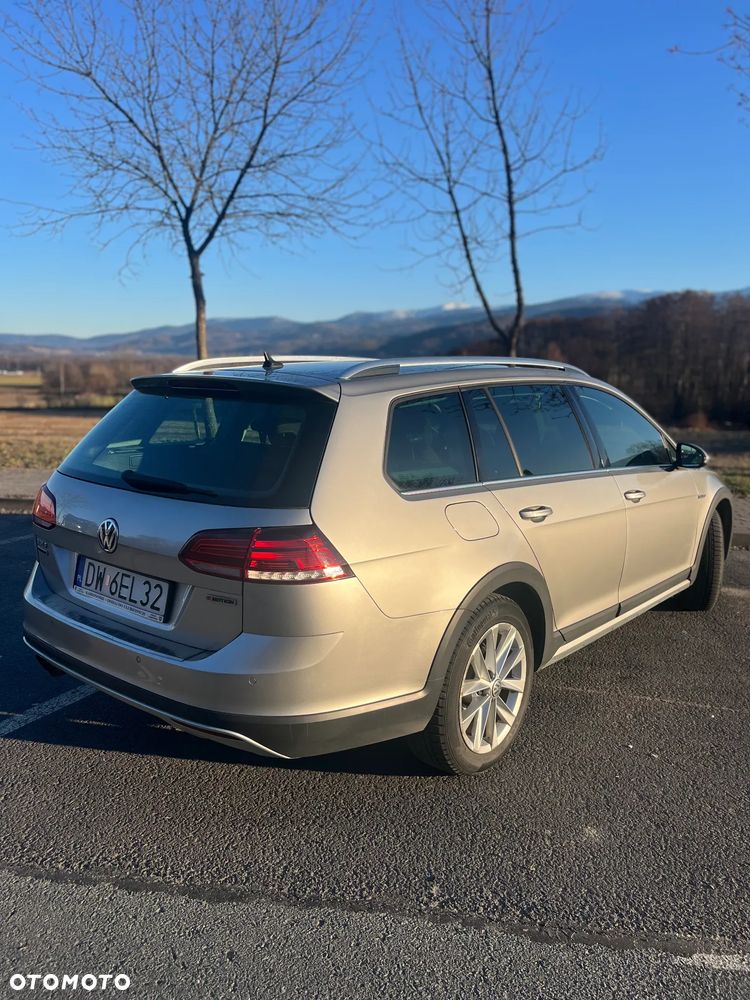 Volkswagen Golf - 4