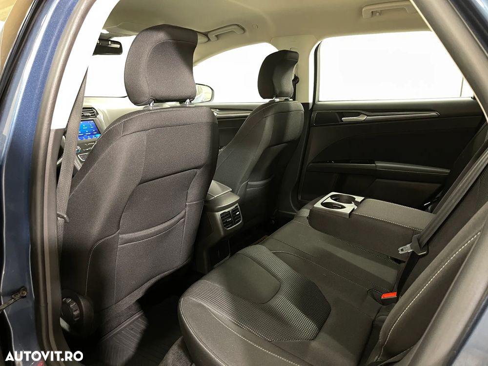 Ford Mondeo 2.0 HEV Titanium - 10