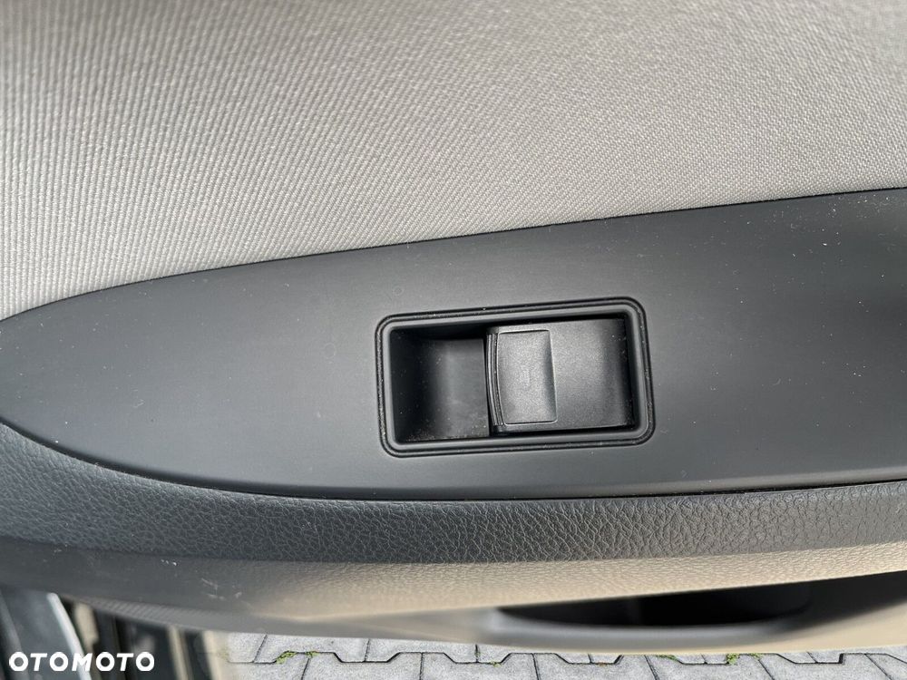Toyota Avensis - 18