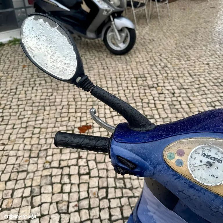 Piaggio Vespa 50 ETZ - 17