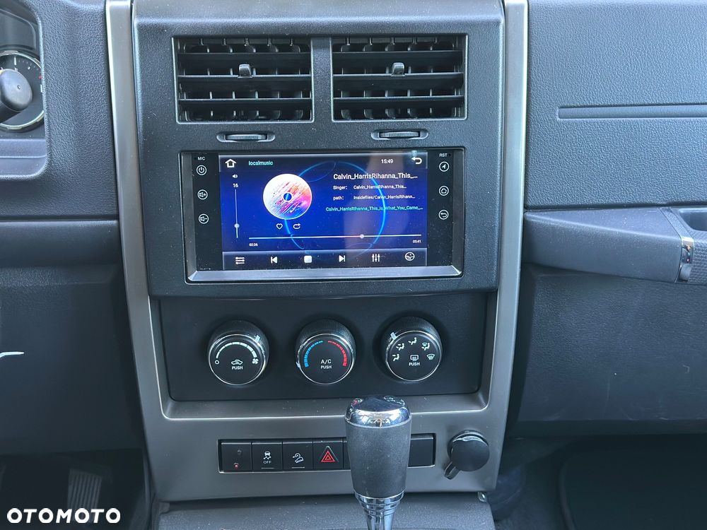 Jeep Liberty - 16