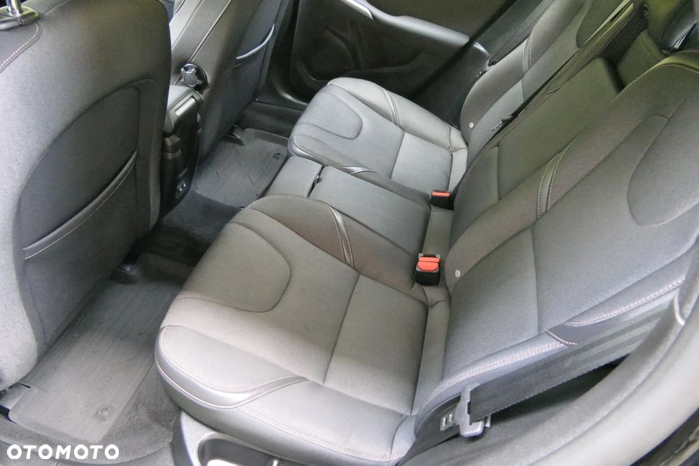 Volvo V40 Cross Country D3 Geartronic Momentum - 19