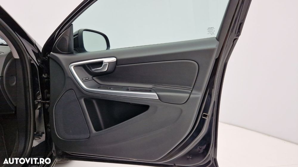 Volvo V60 D3 Summum - 16
