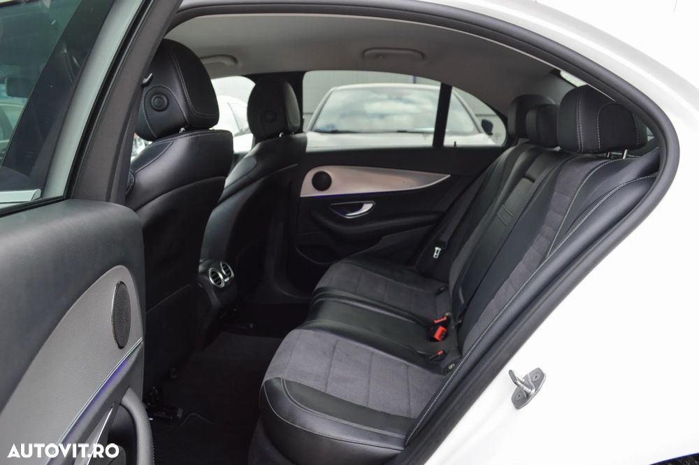 Mercedes-Benz E 200 4Matic 9G-TRONIC Avantgarde - 38