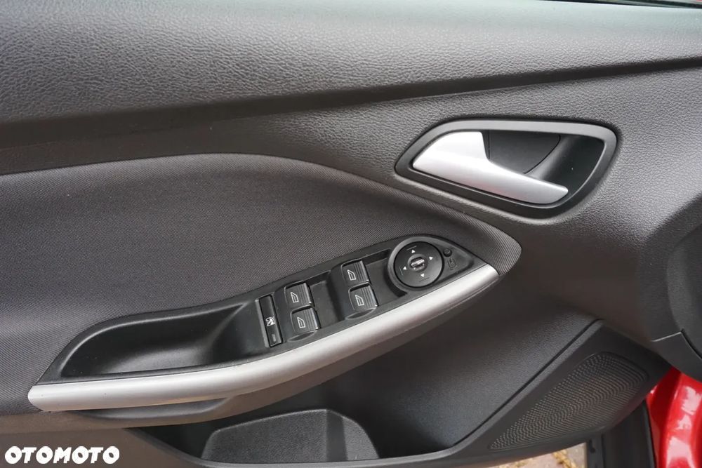 Ford Focus 1.6 EcoBoost S&S - 18