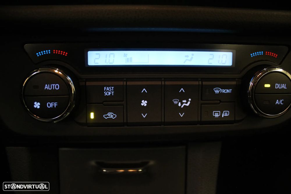 Toyota Corolla 1.4 D-4D Exclusive - 12