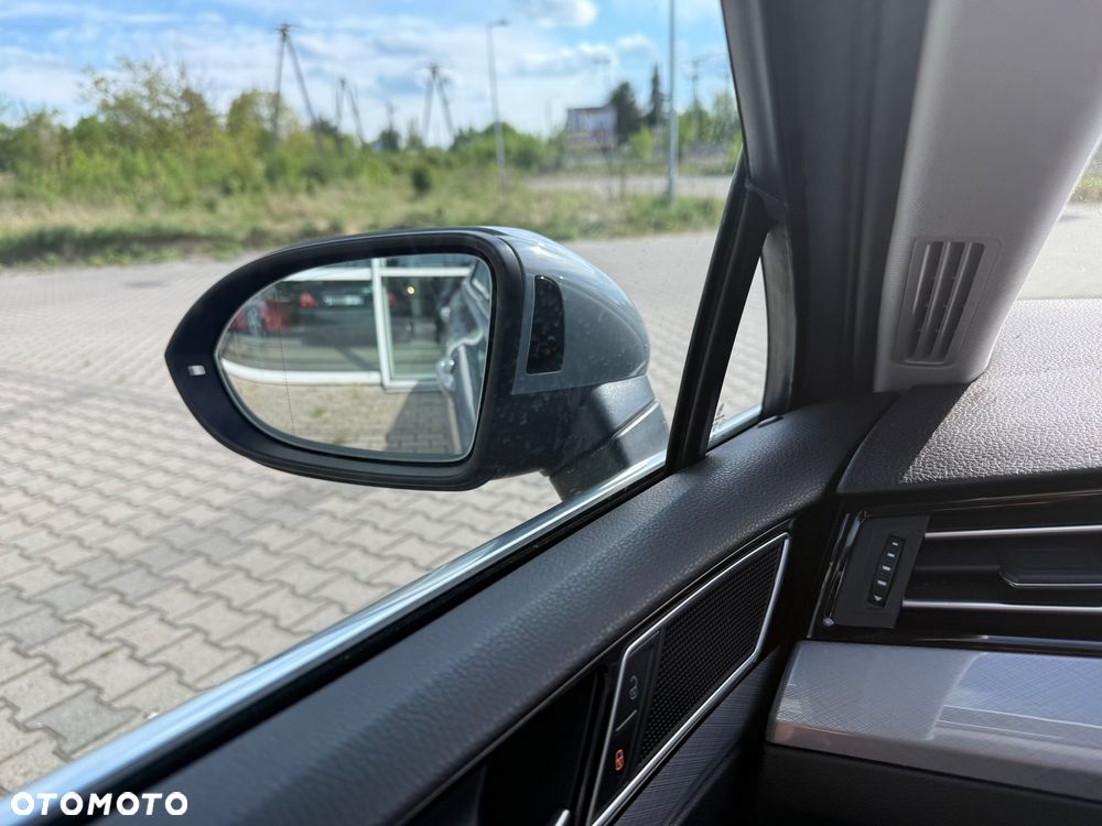Volkswagen Passat Variant 2.0 TDI EVO Business - 36
