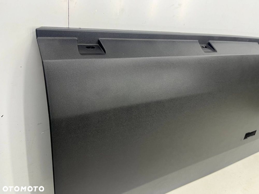 Listwa Iveco Daily 4 IV 14r.- lewa boczna środkowa nakładka karoseryjna za drzwiami kierowcy - 3