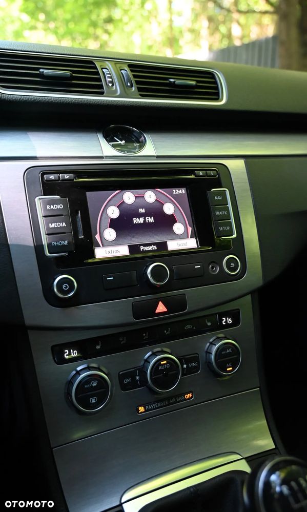 Volkswagen Passat - 23