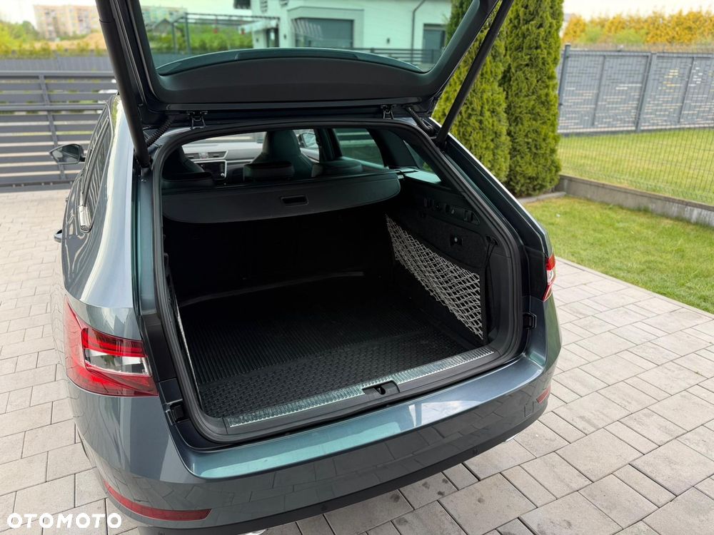Skoda Superb 1.8 TSI Sportline - 11