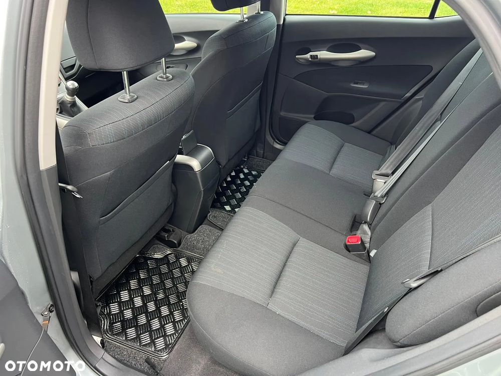 Toyota Auris 1.4 VVT-i Team - 17