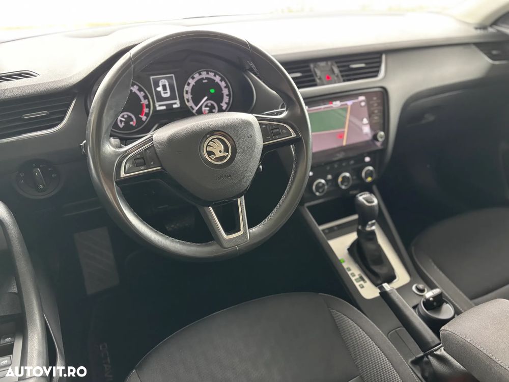 Skoda Octavia Combi Diesel 2.0 TDI DSG Ambition - 13