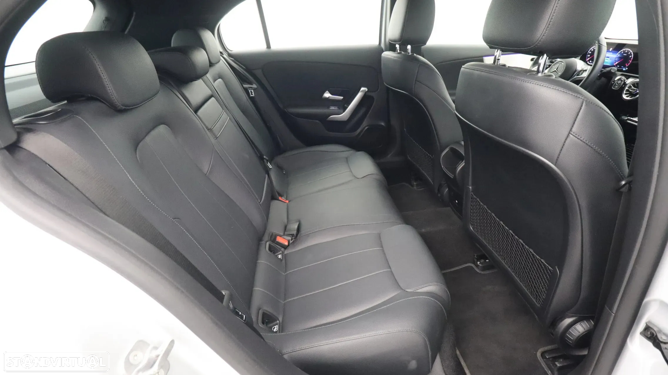 Mercedes-Benz A 180 - 25