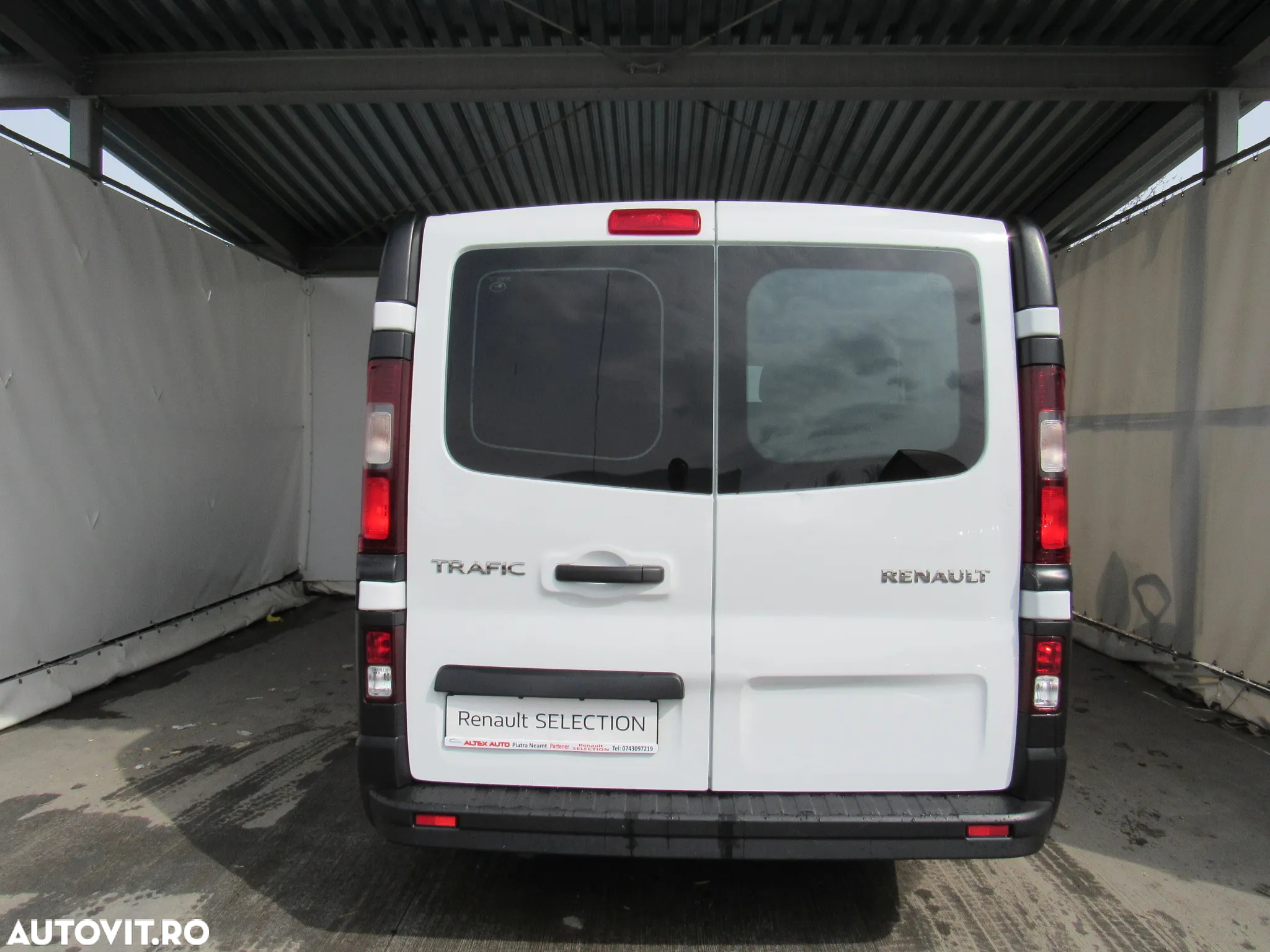 Renault Trafic Combi 2.0 Blue dCi 110 S&S L1 8+1 Life - 18