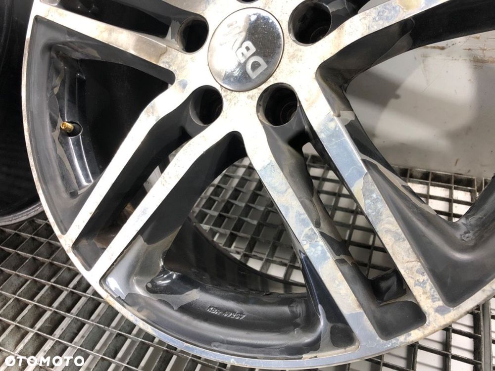 FELGI ALUMINIOWE KOMPLET 18 8J 5X114,3 ET40 ŚRODEK CENTR. 66.1 - 912.00 PLN - NISSAN QASHQAI / - 4