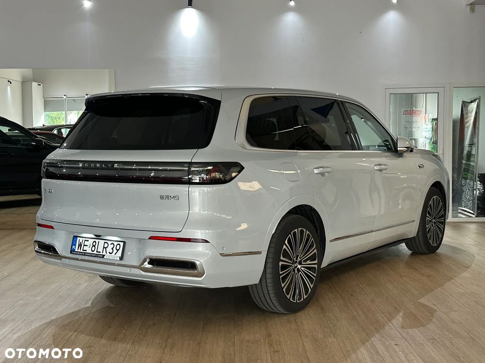 Geely M9 - 10
