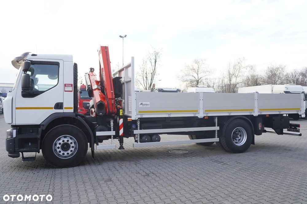 Renault C320 P4x2 E6 / HDS Fassi 5,6 t / Zasięg 8 m / Platforma 15 EPAL - 10