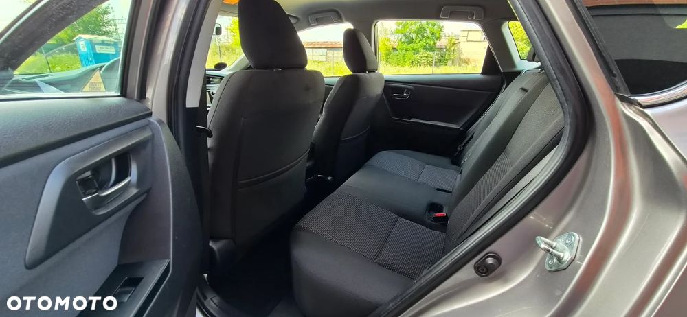 Toyota Auris 1.6 Premium - 23