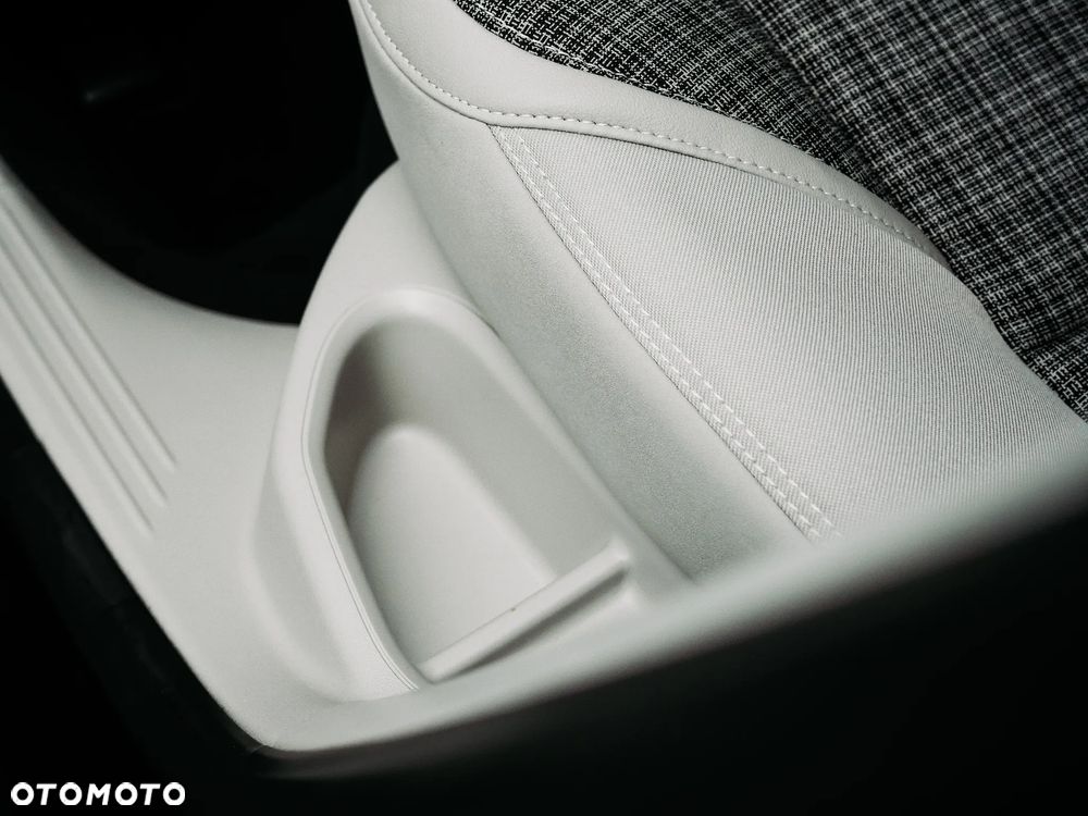 Volvo V40 D2 Drive-E Momentum - 22