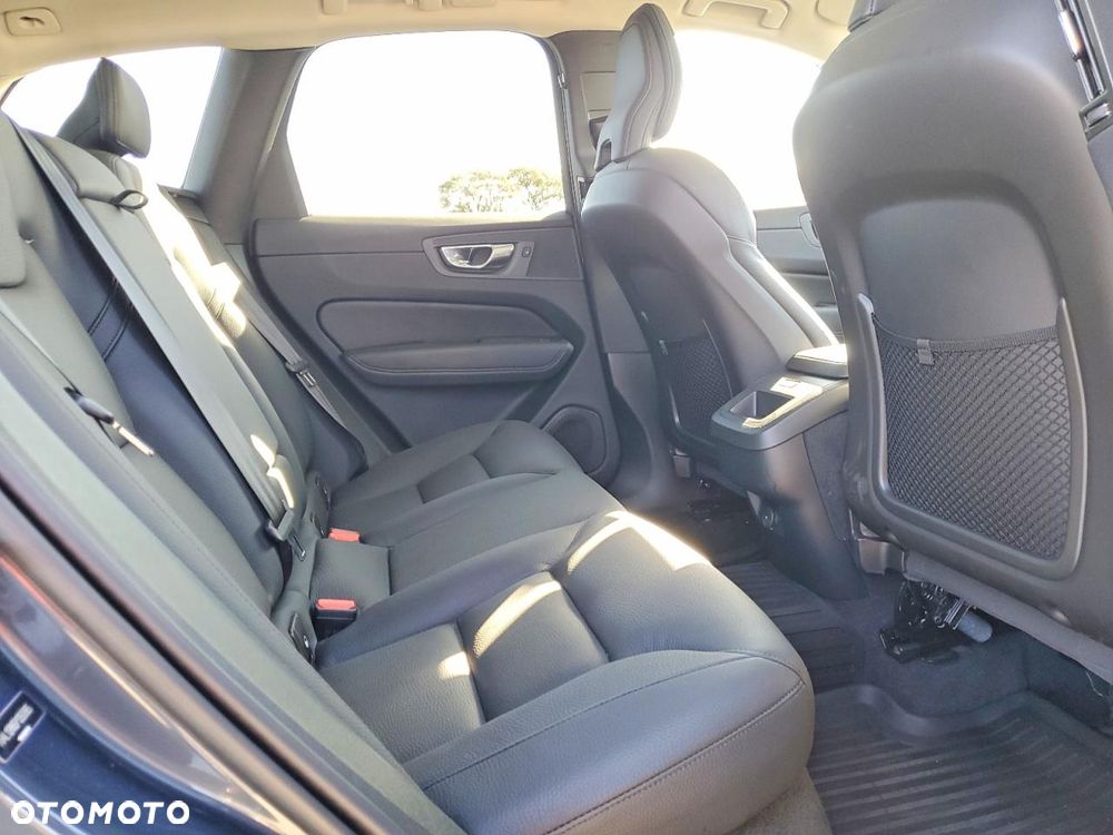 Volvo XC 60 B5 B AWD Ultimate Bright - 11