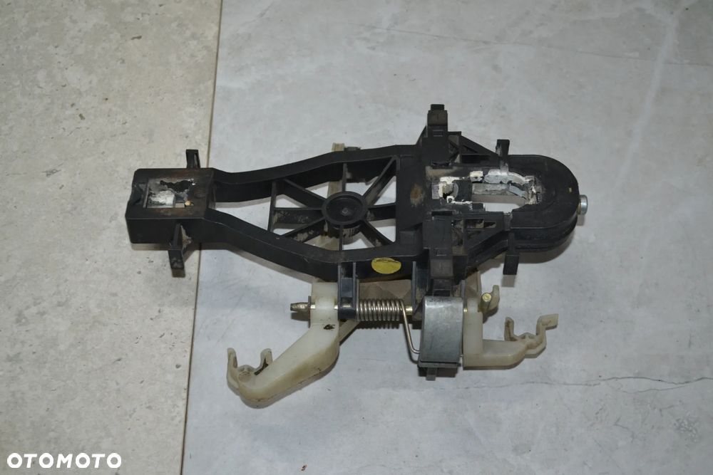 VW CADDY III KLAMKA ZEWNĘTRZNA PRAWA DRZWI BOCZNYCH PRZESUWNYCH 2K0843352 - 1