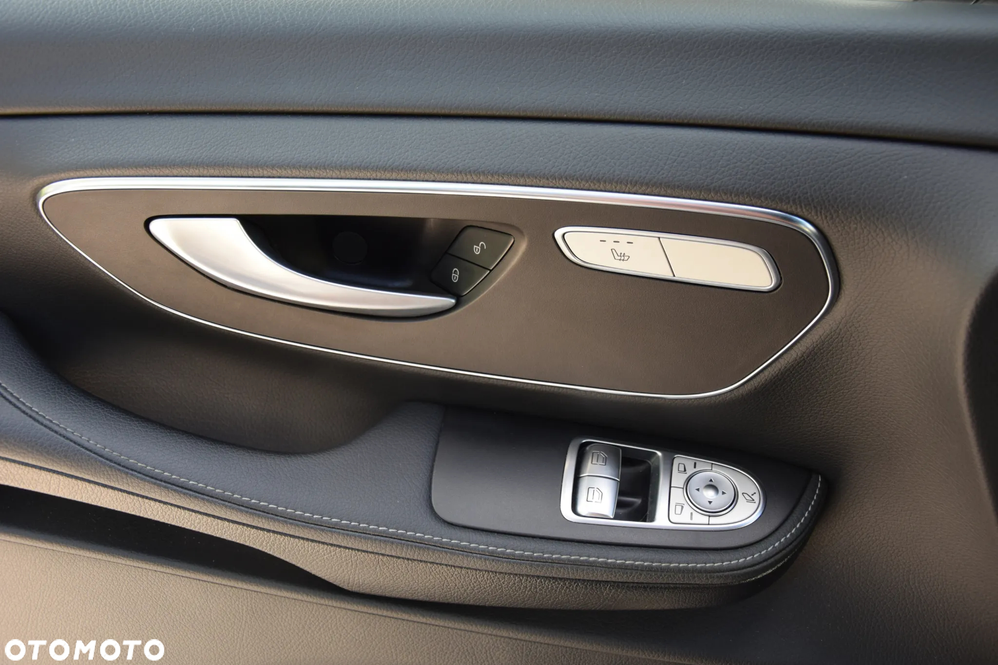 Mercedes-Benz Klasa V 300 d 4-Matic Avantgarde 9G-Tronic (d³ugi) - 38