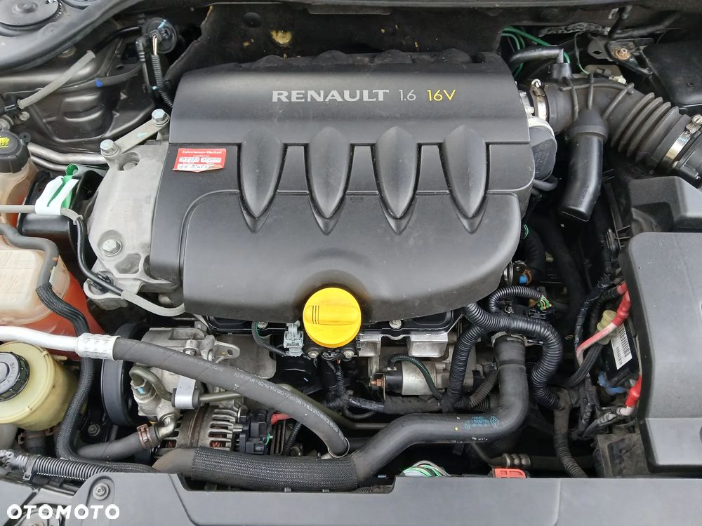 Renault Laguna 1.6 16V 110 Expression - 21