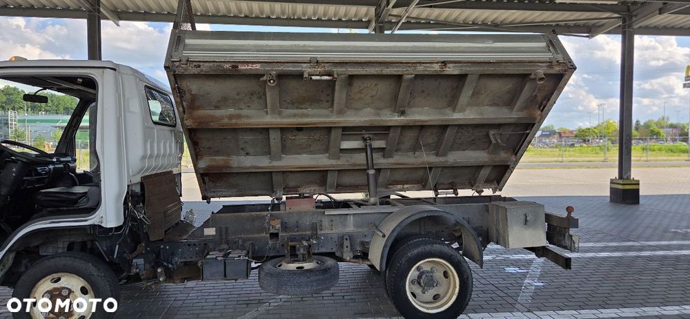 Isuzu NPR69 - 22