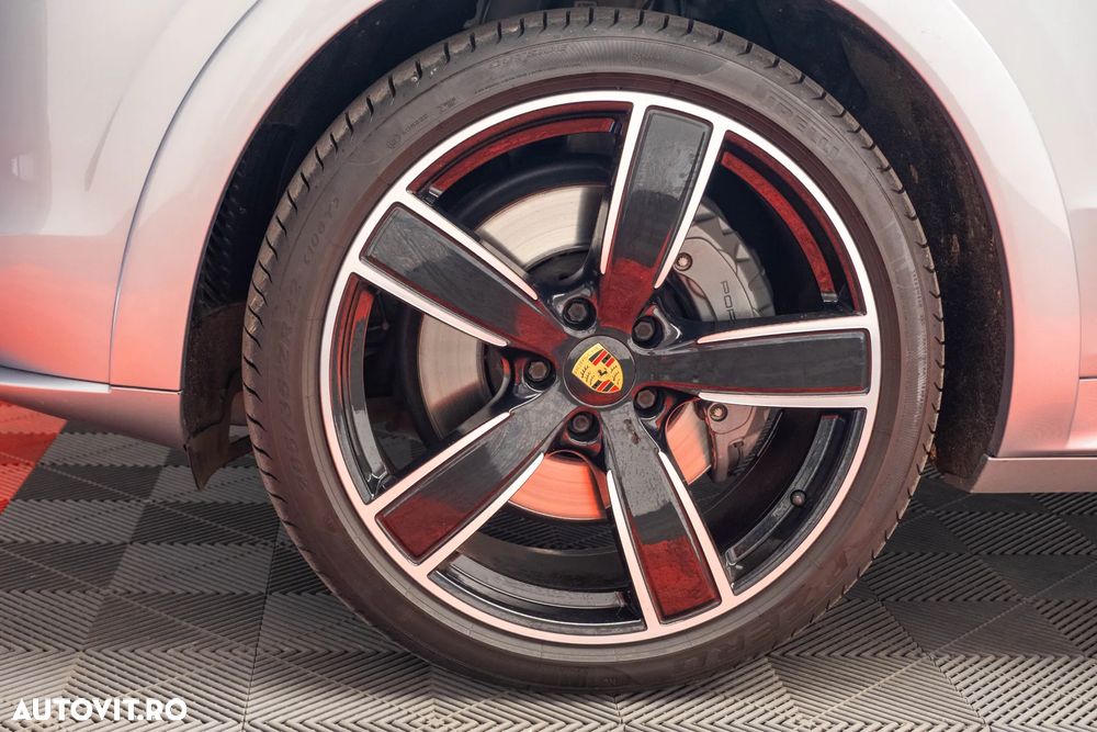 Porsche Cayenne Coupe S - 8