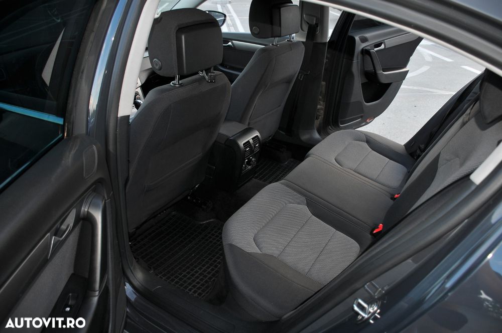 Volkswagen Passat 2.0 TDI BlueMotion Technology DSG Trendline - 11