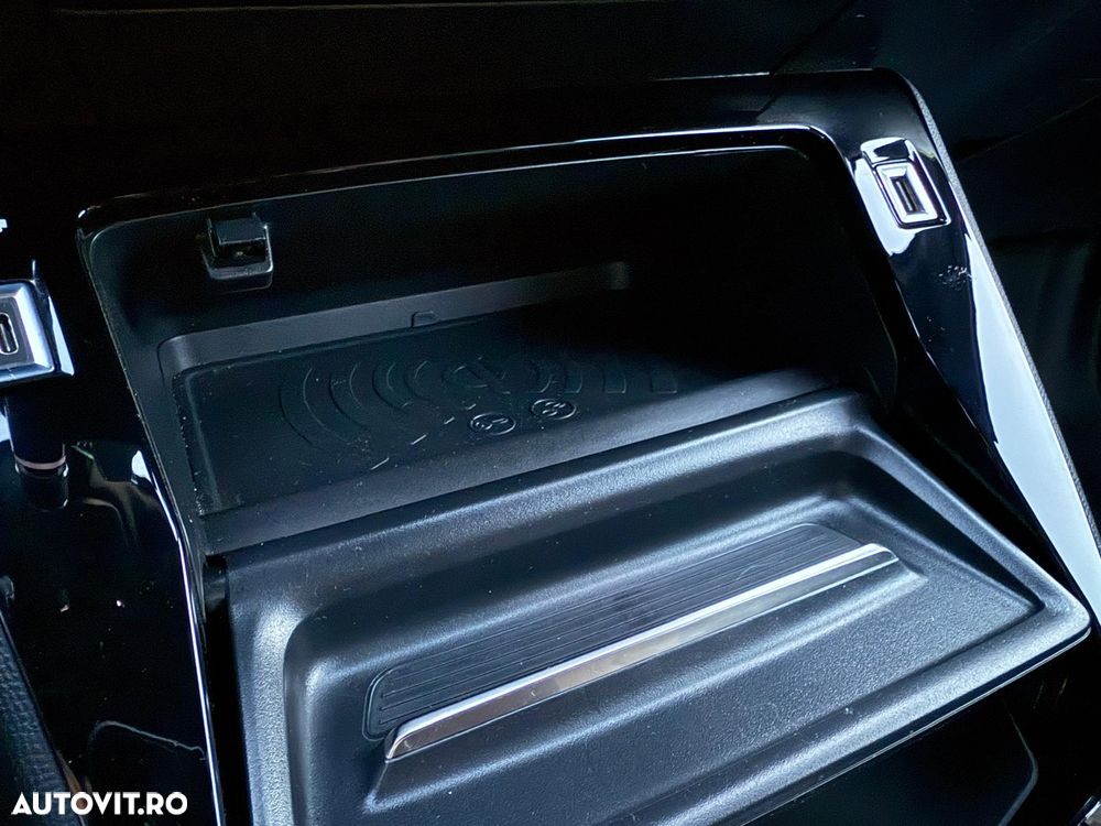 Peugeot 2008 PureTech 130 EAT8 GT Exclusive - 36