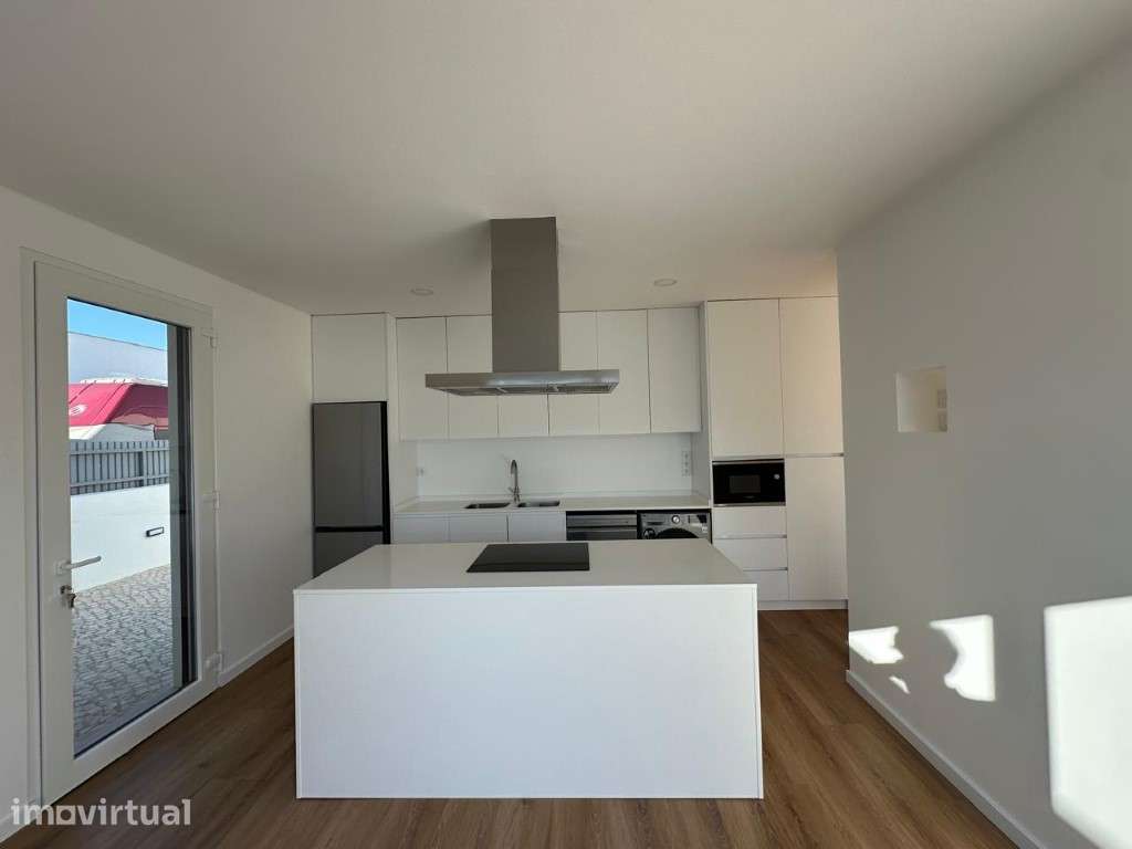 Moradia T3 com piscina disponível para arrendar em Vila Nogueira de... - Grande imagem: 5/18