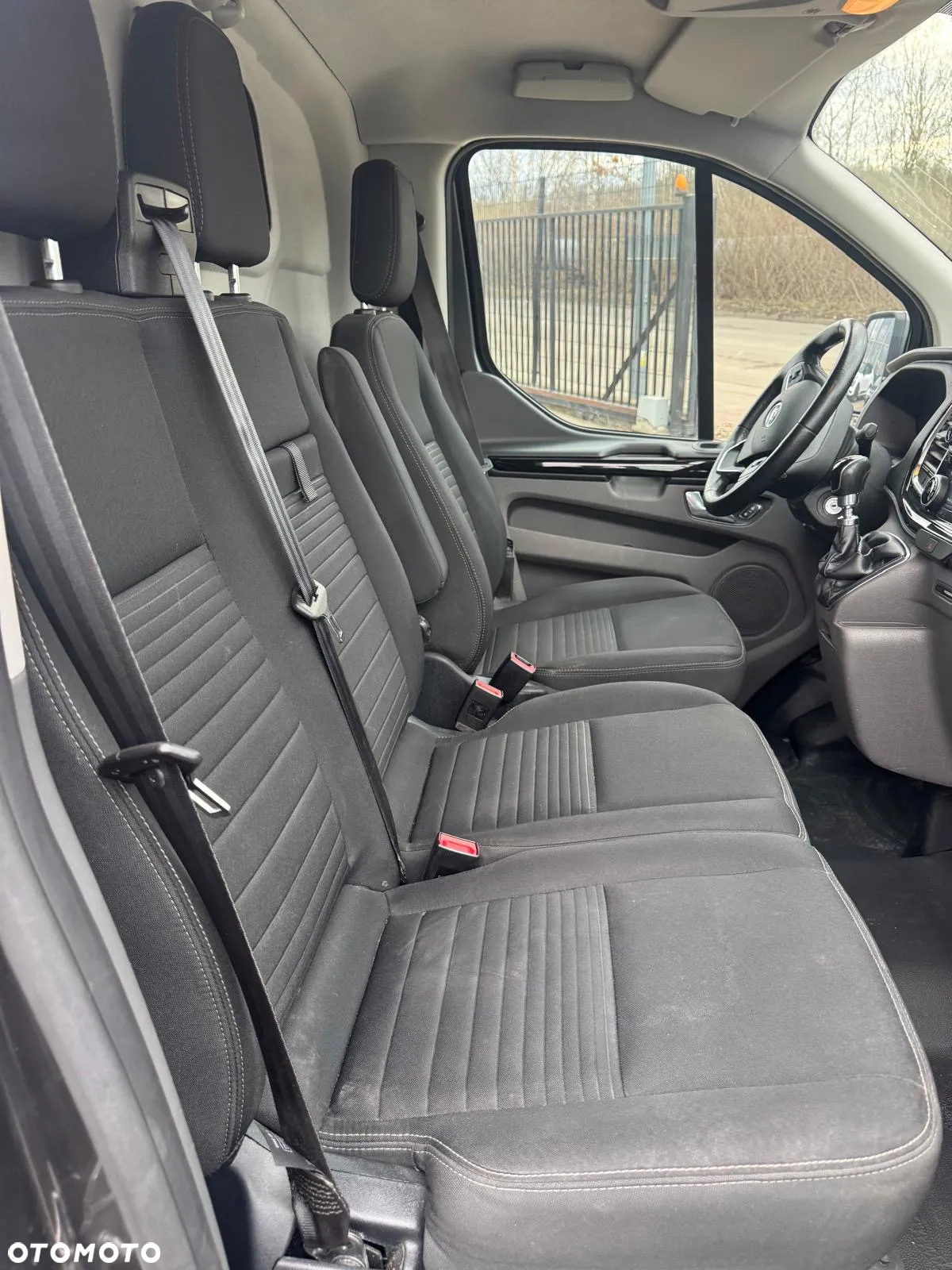 Ford TRANSIT CUSTOM - 13