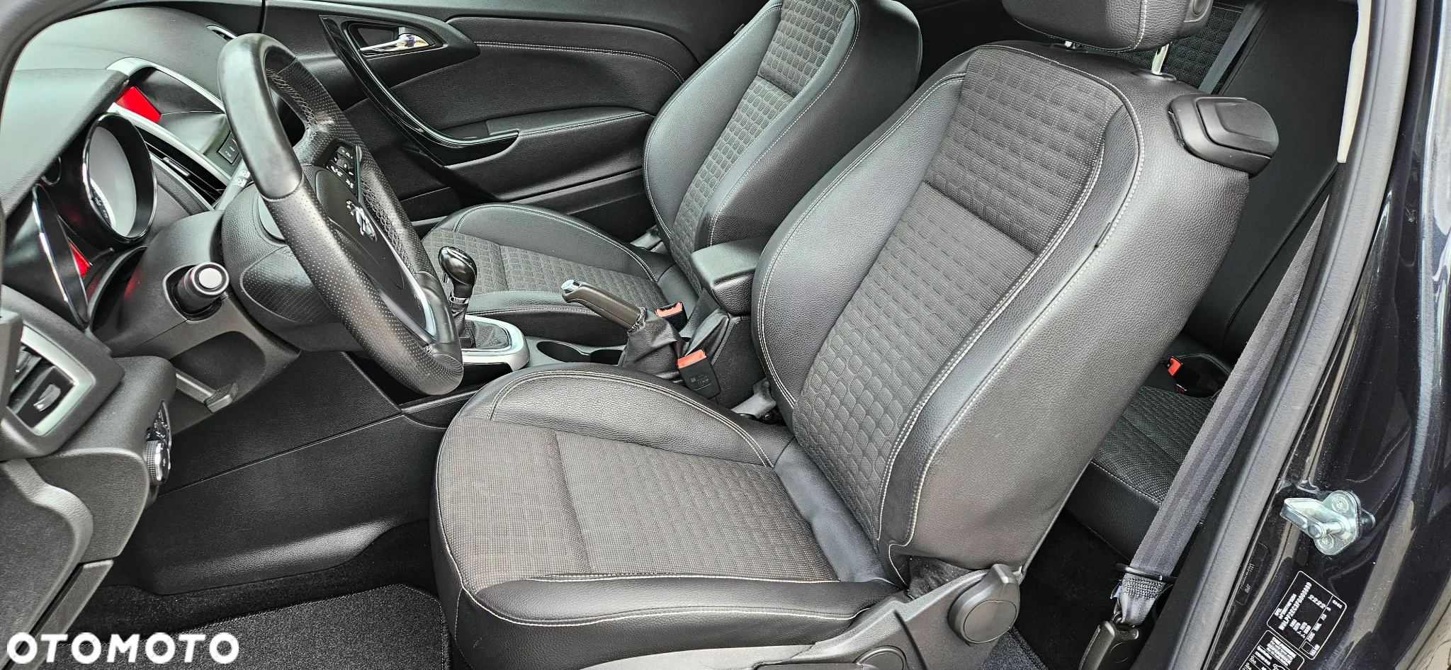 Opel Astra GTC 1.4 Turbo Edition - 16