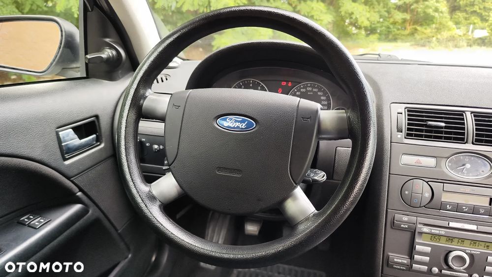 Ford Mondeo 1.8 Trend - 26