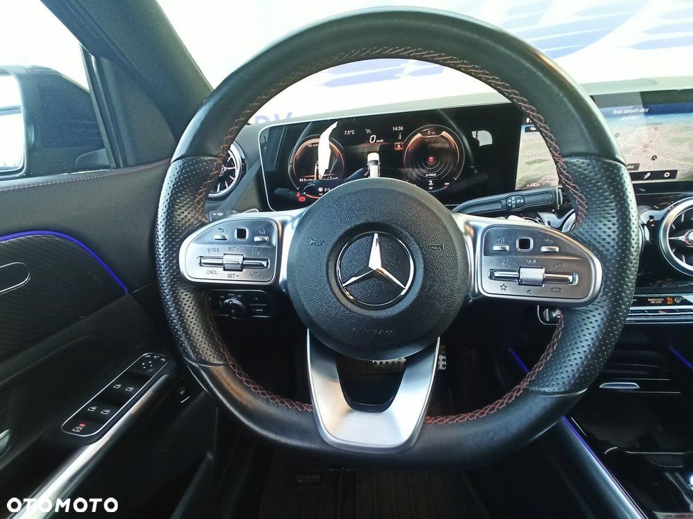 Mercedes-Benz GLA - 16