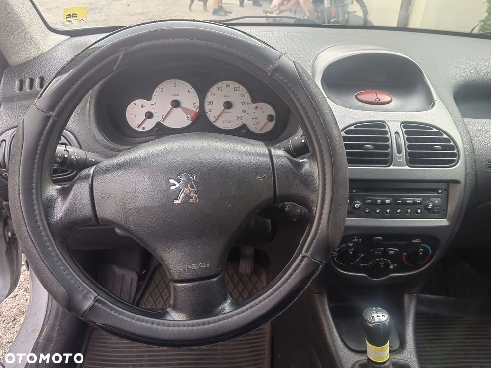 Peugeot 206 - 8