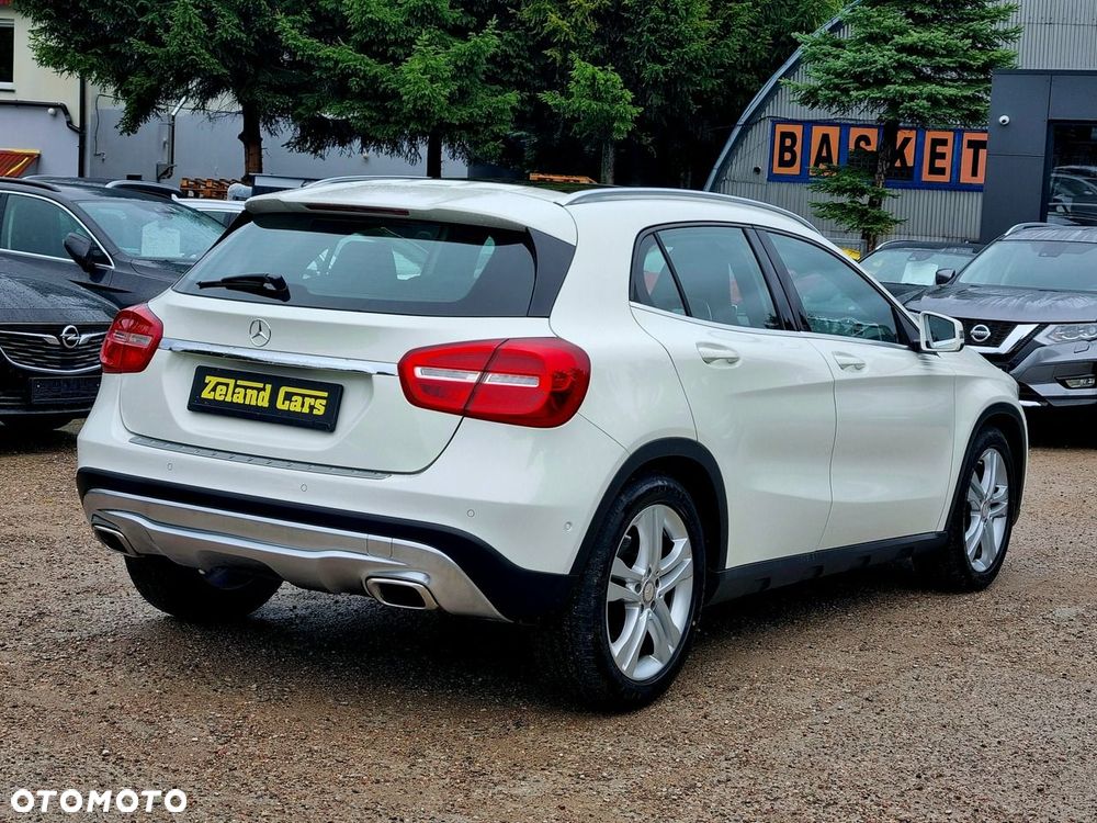 Mercedes-Benz GLA 200 7G-DCT - 5