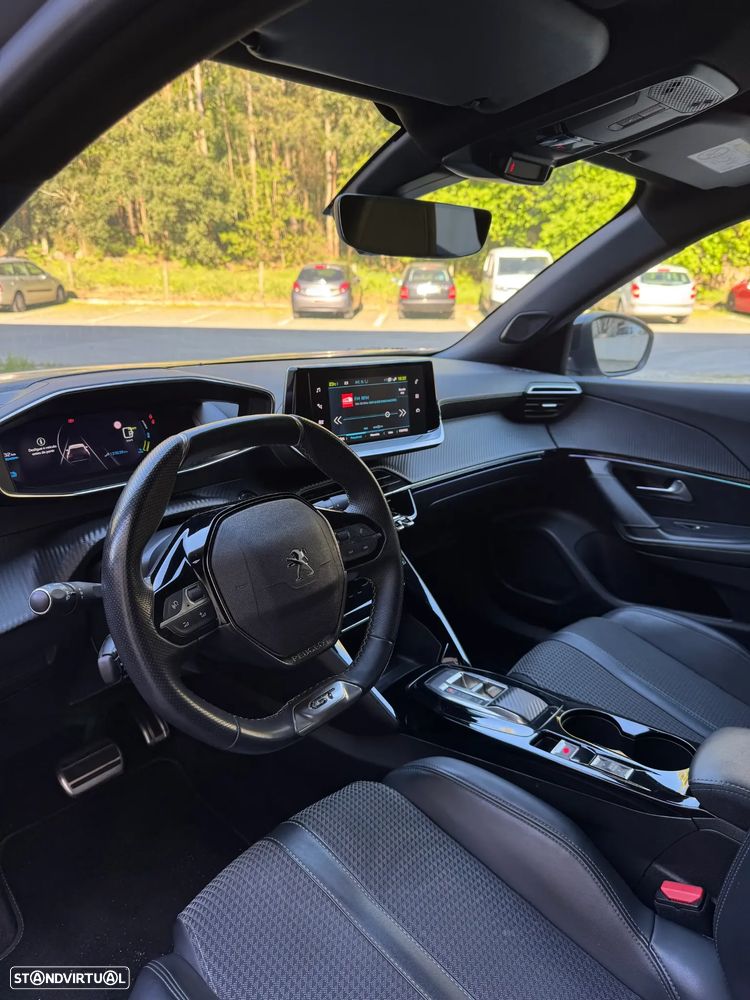 Peugeot e-2008 50 kWh GT - 7