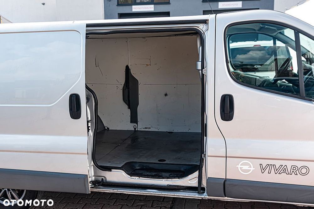 Opel Vivaro L2H1 2.0 115KM - 9
