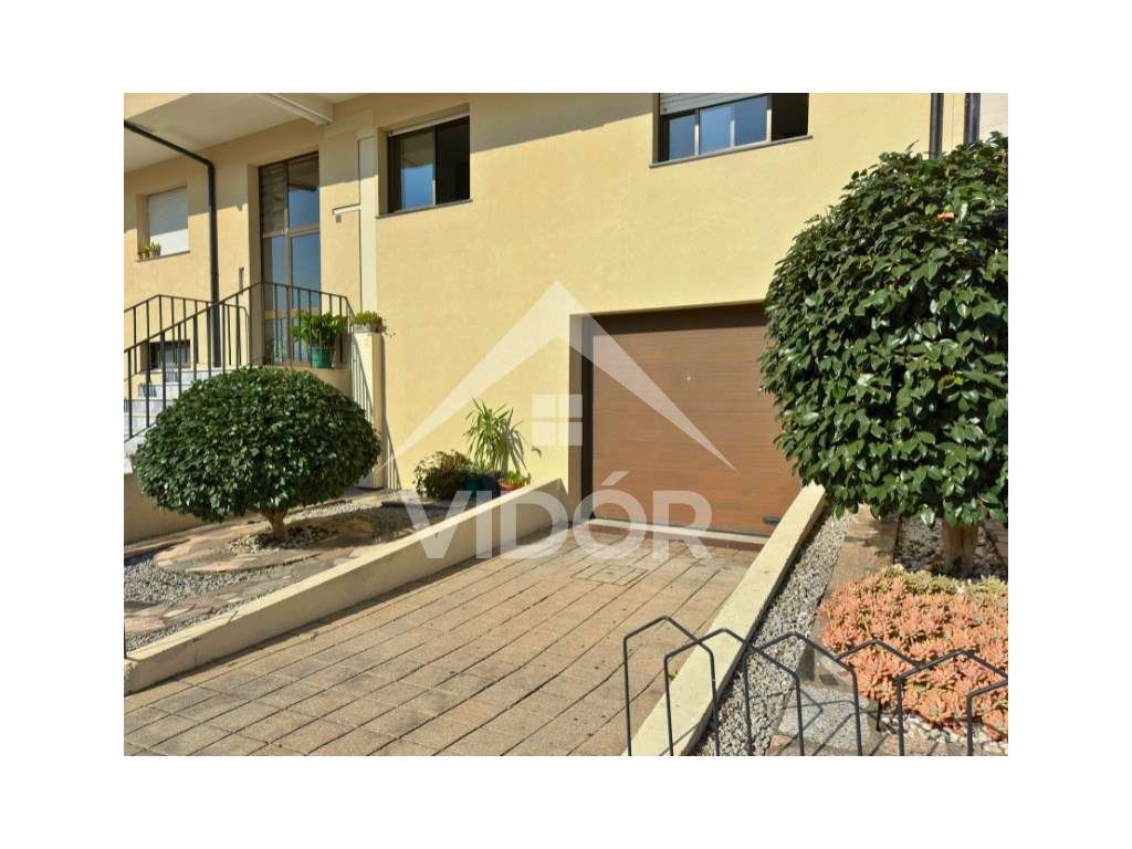 Lugar de Garagem em Paredes - Grande imagem: 2/8