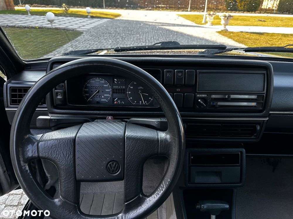 Volkswagen Golf 1.8 CL - 8