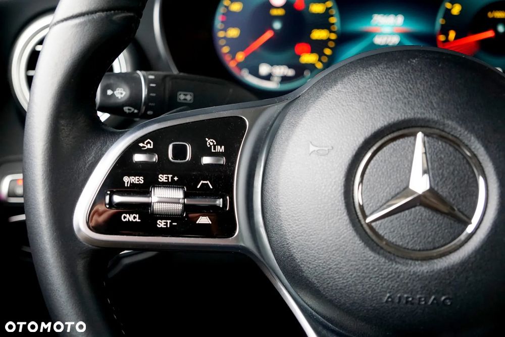 Mercedes-Benz Klasa C 300 9G-TRONIC Avantgarde - 31